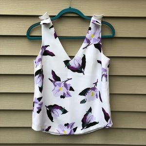 Banana Republic Tops - Banana Republic White Floral V-Neck Blouse Banana Republic Tops - Banana Republic White Floral V-Neck Blouse